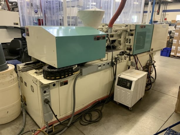 110 Ton, 6.3 oz., Niigata #MD110SIII, injection molding machine, 45mm screw, 2002 - Image 5