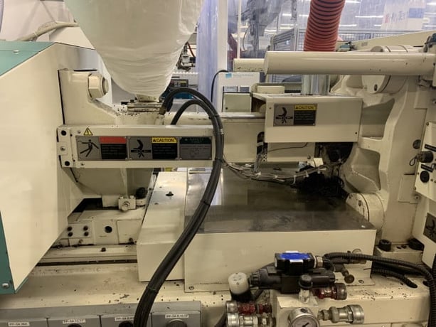 110 Ton, 6.3 oz., Niigata #MD110SIII, injection molding machine, 45mm screw, 2002 - Image 7