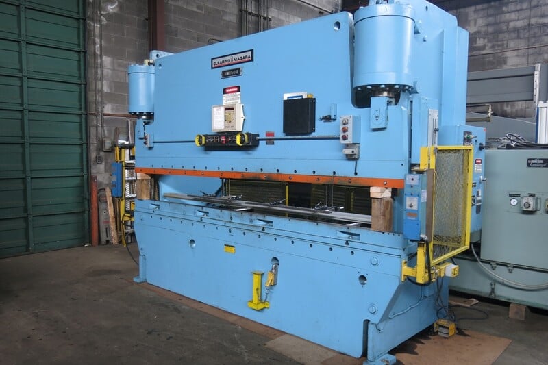 175 Ton, Clearing Niagara #HBM-175-10-12, CNC Hydraulic Press Brake, 12' overall, 1272" between housing, 1995 - Image 1