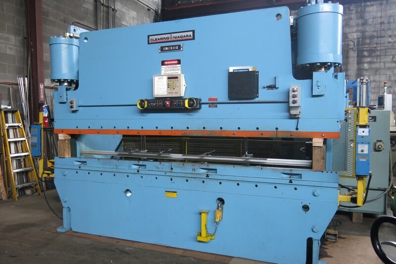 175 Ton, Clearing Niagara #HBM-175-10-12, CNC Hydraulic Press Brake, 12' overall, 1272" between housing, 1995 - Image 3