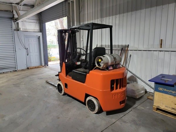 6000 lb. Hyster, Forklift with 2-Stage Mast and LP Powered, 48" fork length, cushion tires - Image 3