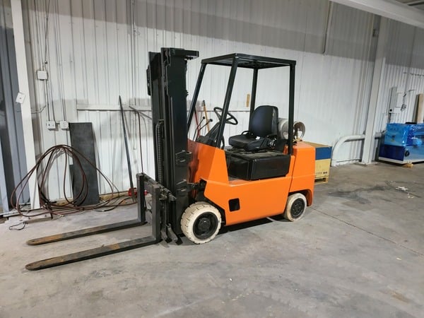 6000 lb. Hyster, Forklift with 2-Stage Mast and LP Powered, 48" fork length, cushion tires - Image 7
