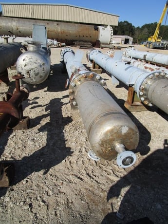 560 sq.ft., 123 psi shell, 123 psi, Gaspar, Carbon Steel Vertical Exchanger, 18" diameter x 16' 0" F/F, 2005 - Image 1