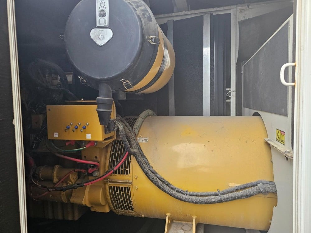 230 KW Caterpillar #XQ230, standby diesel generator, 347/600 Volts, 15986 hours, 2008 - Image 9