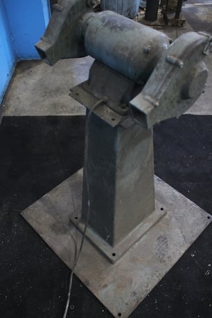 Dayton #1Z7075, double end grinder, 8" wheel diameter, 3/4 HP, #76588 - Image 2