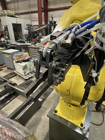 Fanuc, ArcMate 120iB, 6-Axis robot w/R-J3iB controller, 20 kG, 1667mm reach, 2005, #104978 - Image 6