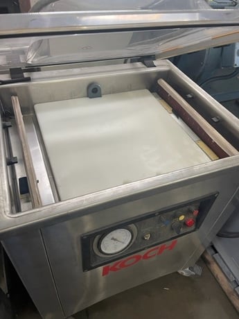 Koch #VH-20, Vacuum Sealer, 22.5" seal bar width, 17.5" seal bar length, Stainless Steel, 40 psi, 1997 - Image 2