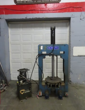 Bowers #23, 23.5" hydraulic tank discharge press, 40 gallon, 3 HP, 30" stroke - Image 1
