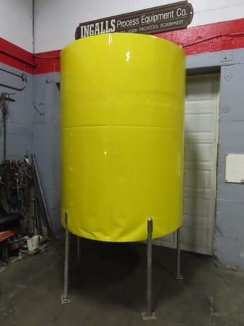 1000 gallon Vertical Stainless Steel tank, 62" dia. x 83" straight wall, flat top w/removable top doors - Image 1