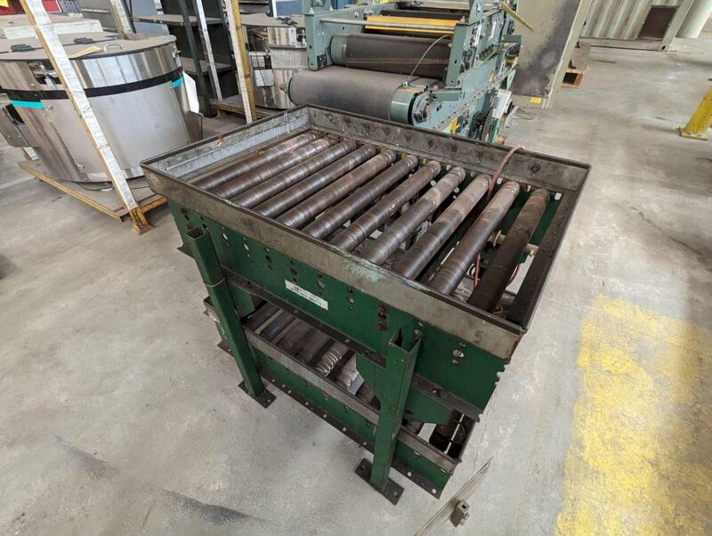 Powered conveyor table - Image 1
