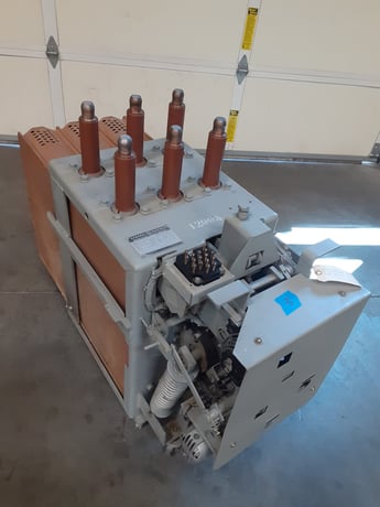 1200 Amps, General Electric, Magne-Blast, Rated Max Voltage 4.76kV, Implus Withstand 60kV, Int Time 5 Cy - Image 7