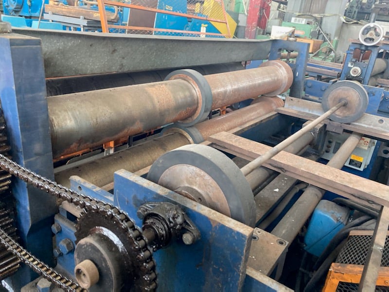 60" Bradbury, driven pinch roll, 6" top/4" bottom roll diameter, motor in base no controls, #71783 - Image 1