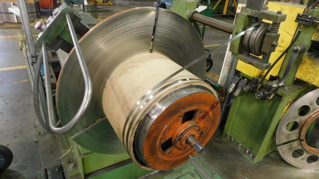 26" x .105" Ruesch #146, slitting line with slip core drum & dual oscillating recoilers, 20000 lb. - Image 9