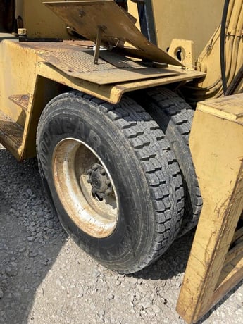 18000 lb. Caterpillar #V180B, forklift truck, 12.5' mast - Image 10