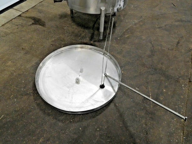 150 gallon Stainless Steel storage tank with Tri-Flo valve, 46" D x 31" W, slanted bottom - Image 9
