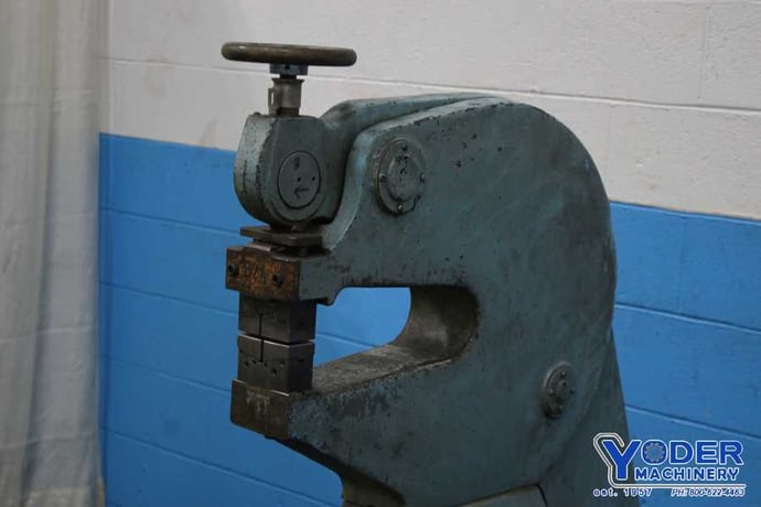 Marchant #12F, shrinker/stretching machine, 12" throat, foot pedal, 70000 lb.tensile strength, #74900 - Image 2