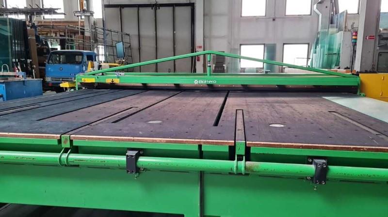 Bottero #746-VMX+100-BLC, Cutting Table, 6100 x 3300 mm cut, 3+3 - 8+8 thickness, 100 m/min cut speed, 2002 - Image 1