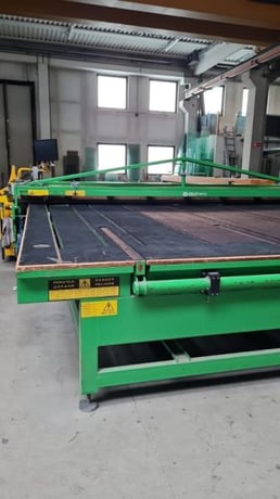Bottero #746-VMX+100-BLC, Cutting Table, 6100 x 3300 mm cut, 3+3 - 8+8 thickness, 100 m/min cut speed, 2002 - Image 2