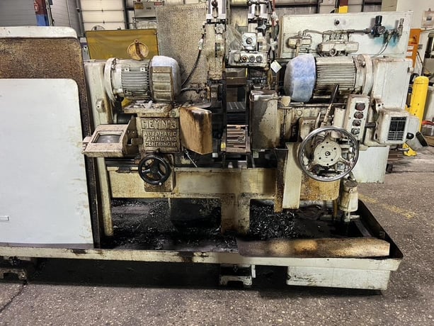 8-1/4" x 76" Hey #3, facing & centering machine, 21" sw, 80-1175 RPM, 10 HP heads, 2 air operated vises - Image 1