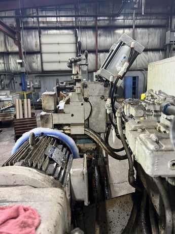 8-1/4" x 76" Hey #3, facing & centering machine, 21" sw, 80-1175 RPM, 10 HP heads, 2 air operated vises - Image 8