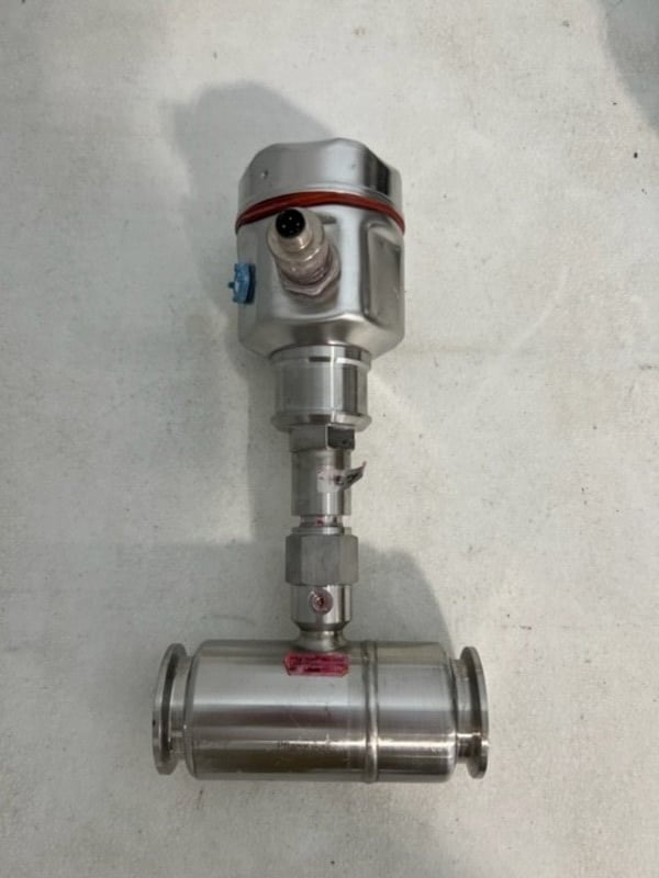 Endress & Hauser #PMP46-RE13PBHCSBD, Pressure Transmitter, 2" O.D., 1" I.D. - Image 1