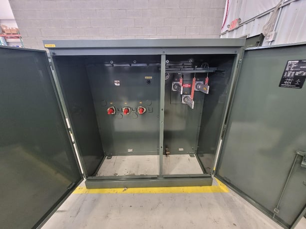 2000 KVA 23000 Delta Primary, 480 Delta Secondary, 3 phase, Padmount Transformer - Image 2