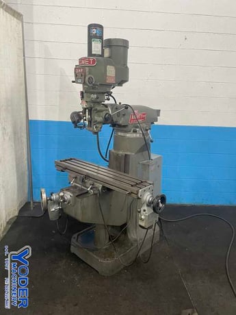 Comet #3VHG, ram type vertical mill, 9" x42" table, 3 HP, power draw bar, R-8, #76559 - Image 9