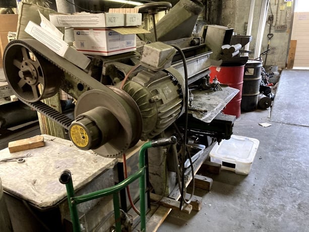 Clair Manufacturing #203, automatic polishing machine, 36" wide buffer, 10 HP spindle drive - Image 4