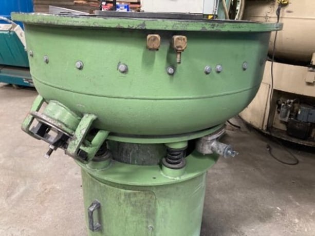 Rosler #R-125, 3 cu.ft. vibratory tumbling barrel with good controls, like new, 1993 - Image 3