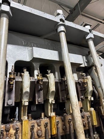 Waterbury Farrel #150-11, eyelet, air cooled & clam shell brake, 1 stripper fork - Image 3