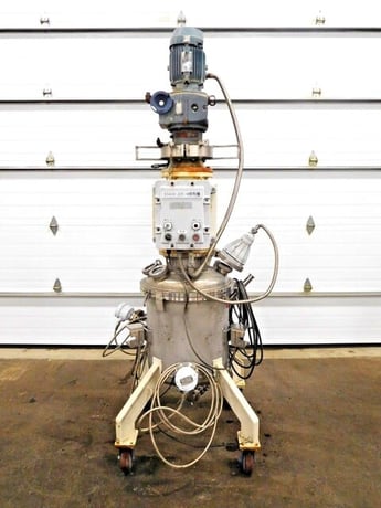 100 liter Ann Tsung Machinery, Stainless tank w/2 HP agitator, 20" dia x 21" straight side - Image 1
