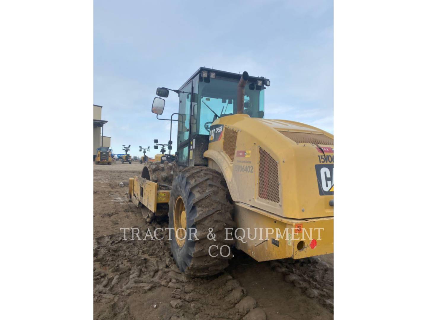 Caterpillar CP56B, Asphalt Paver, 4755 hours, S/N: LHC00582, 2015 - Image 4
