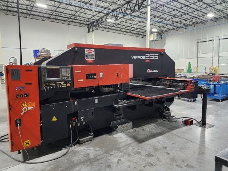 22 Ton, Amada #Vipros-255, CNC turret punch, Fanuc 18P, 31 station, 3 automatic index, 50" x50" sheet size - Image 1