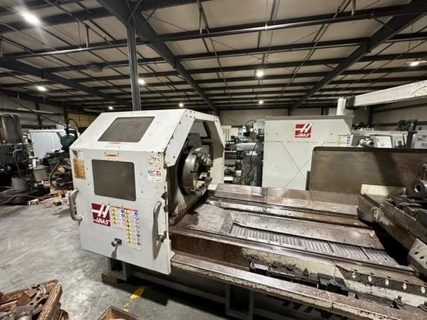 Haas #TL-4, Flat Bed CNC Lathe, 35" swing, 25" chuck, 10.8" bar, 91" centers, S/n: 3075980,2007 - Image 2