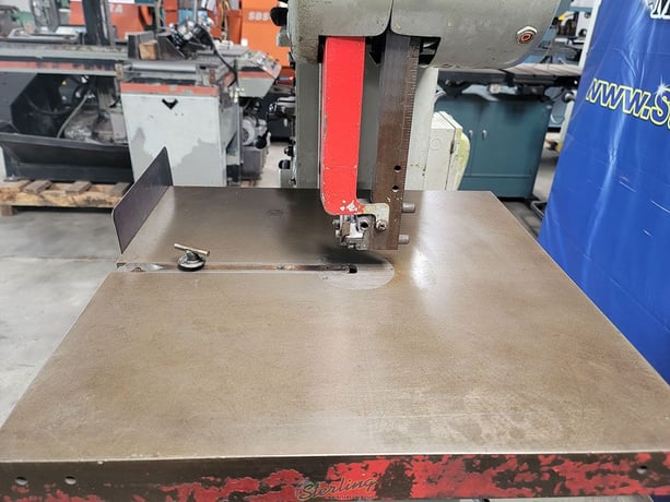 16" x 10" DoAll #ML-16, vertical bandsaw, 1/8"- 3/4" x 120" blade, 60-1600 FPM, blade welder/grinder, foot - Image 7