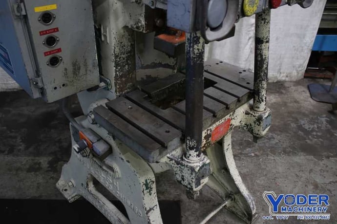 28 Ton, Walsh #28, flywheel OBI press, 2-1/2" stroke, 7-1/4" Shut Height, air clutch & brake, #75616 - Image 2