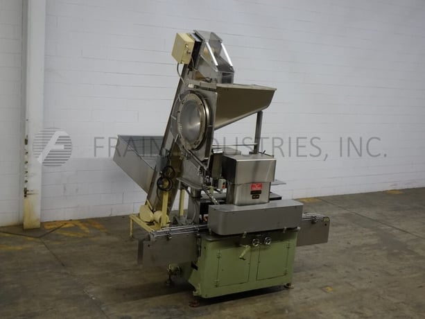 Resina #U40-806, automatic, 4 station 8 spindle, capper rated from 20-300 containers per minute, control - Image 1