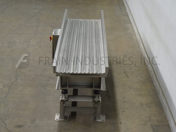 25" wide x 9.8' long, Smalley #EMC2+, Stainless Steel, trough style vibratory feed conveyor with (12) product - Image 4