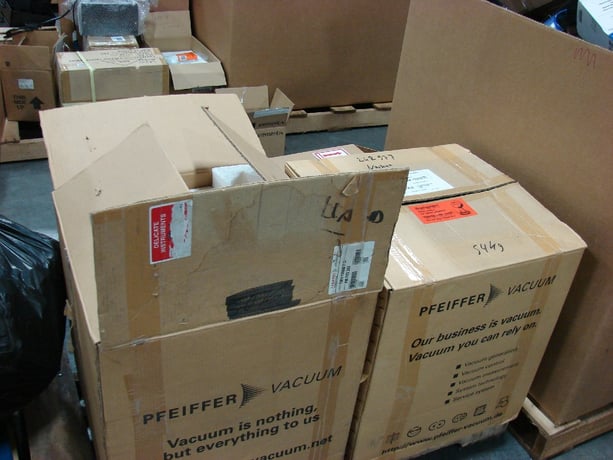 Large Lot Of Vacuum Pumps - Image 2