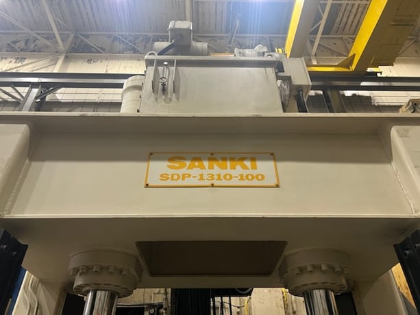 100 Ton, Sanki #SPD1310-100TD, hydraulic spotting press, 38.4" stroke, 41.2" DL, 10 HP, 51" x39" bed, 1993 - Image 9