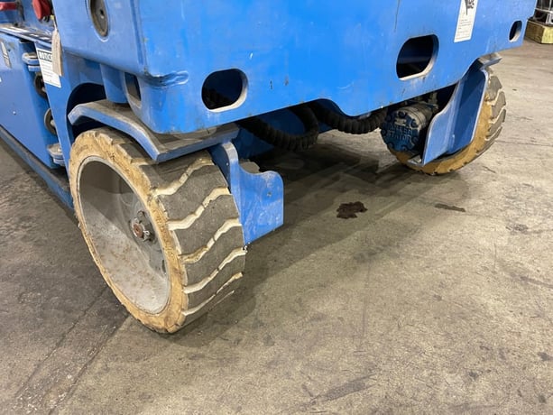 1000 lb. Genie #GS-2646, manlift, 32'1" working height (indoor), 3 person occupancy, #75929 - Image 7