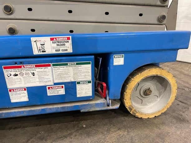 1000 lb. Genie #GS-2646, manlift, 32'1" working height (indoor), 3 person occupancy, #75929 - Image 9