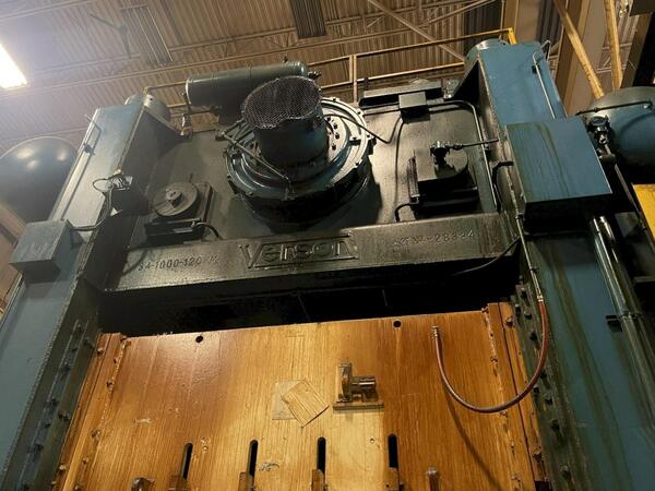 1000 Ton, Verson #S4-1000-120-72T, straight side double crank press, 24" stroke, 60" Shut Height, air clutch - Image 5