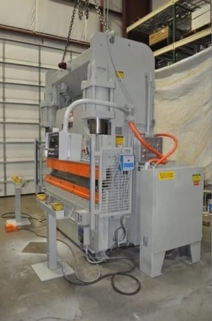 230 Ton, Cincinnati #230ASX6FT, hydraulic press brake, 8' overall, 78" between housing, 10" stroke, 2-Axis - Image 2