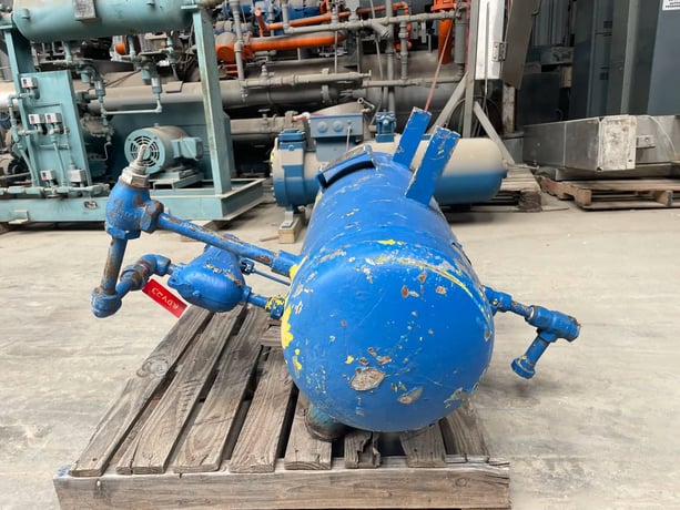 30 Gallons, E.L. Nickell Co., Horizontal Ammonia Oil Tank, 14" diameter x 34" L, 250 PSI @ 650 F, 1990 - Image 5