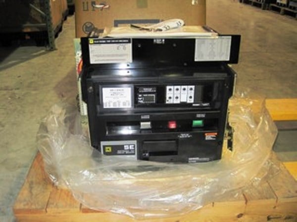 2500 Amps, Square D, SEF362500LSG, manually operated, fixed mount, LSIG functions - Image 1