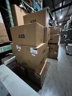 100 Amps, ABB / G.E., 3w bus plugs fused abb #rg, new - Image 1
