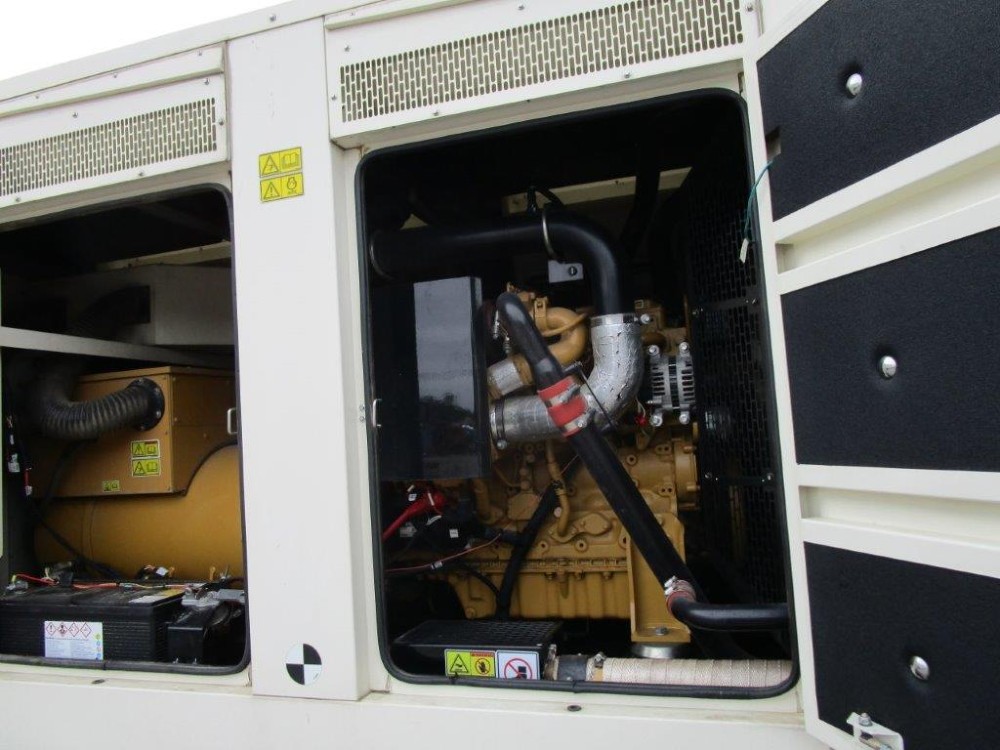 200 KW Caterpillar #XQ200, standby, sound attenuated enclosure, 480 Volts, rental style generator, 2017 - Image 4