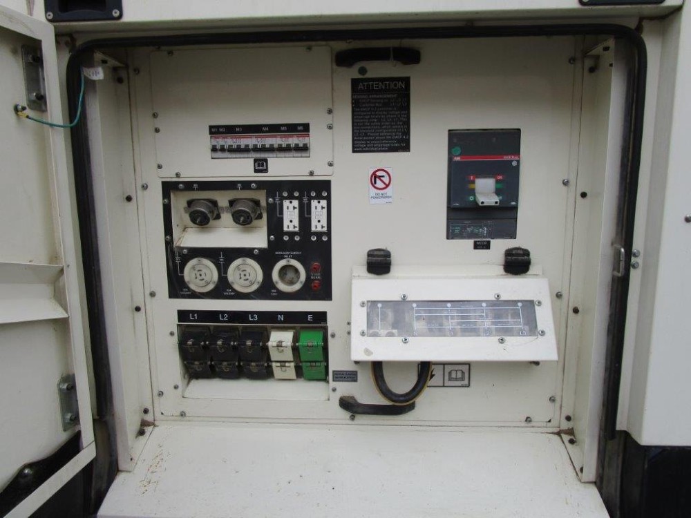 200 KW Caterpillar #XQ200, standby, sound attenuated enclosure, 480 Volts, rental style generator, 2017 - Image 6