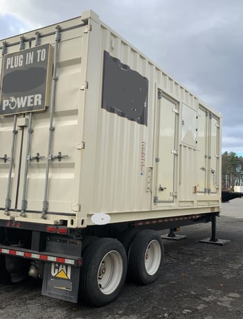 600 KW Caterpillar #XQ600, standby, sound attenuated enclosure, 480 Volts, rental style generator, 2007 - Image 1